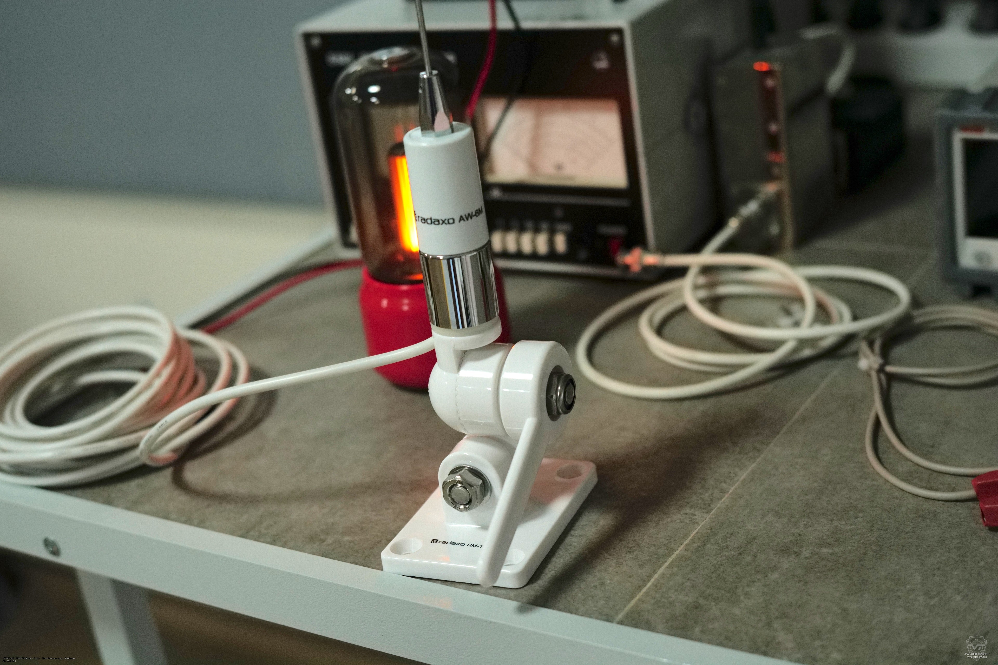 ������� ������� Radaxo AW-6M � �����