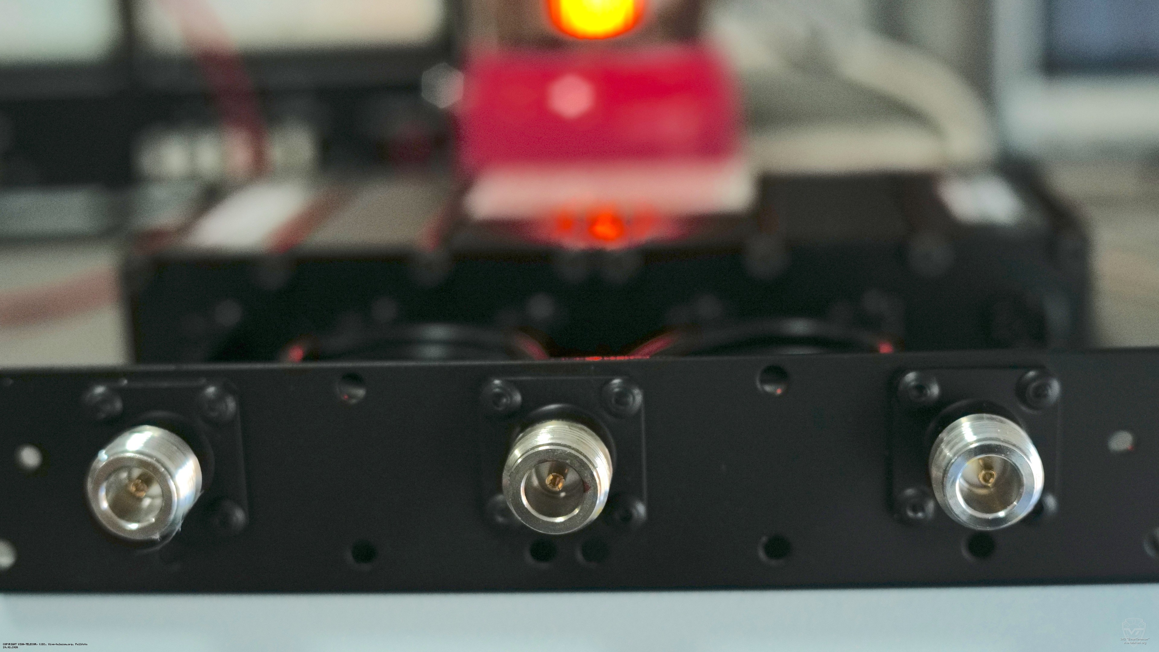 Разъемы фильтра Roger RA-DP50V. Roger RA-DP50V Разъемы фильтра Roger RA-DP50V