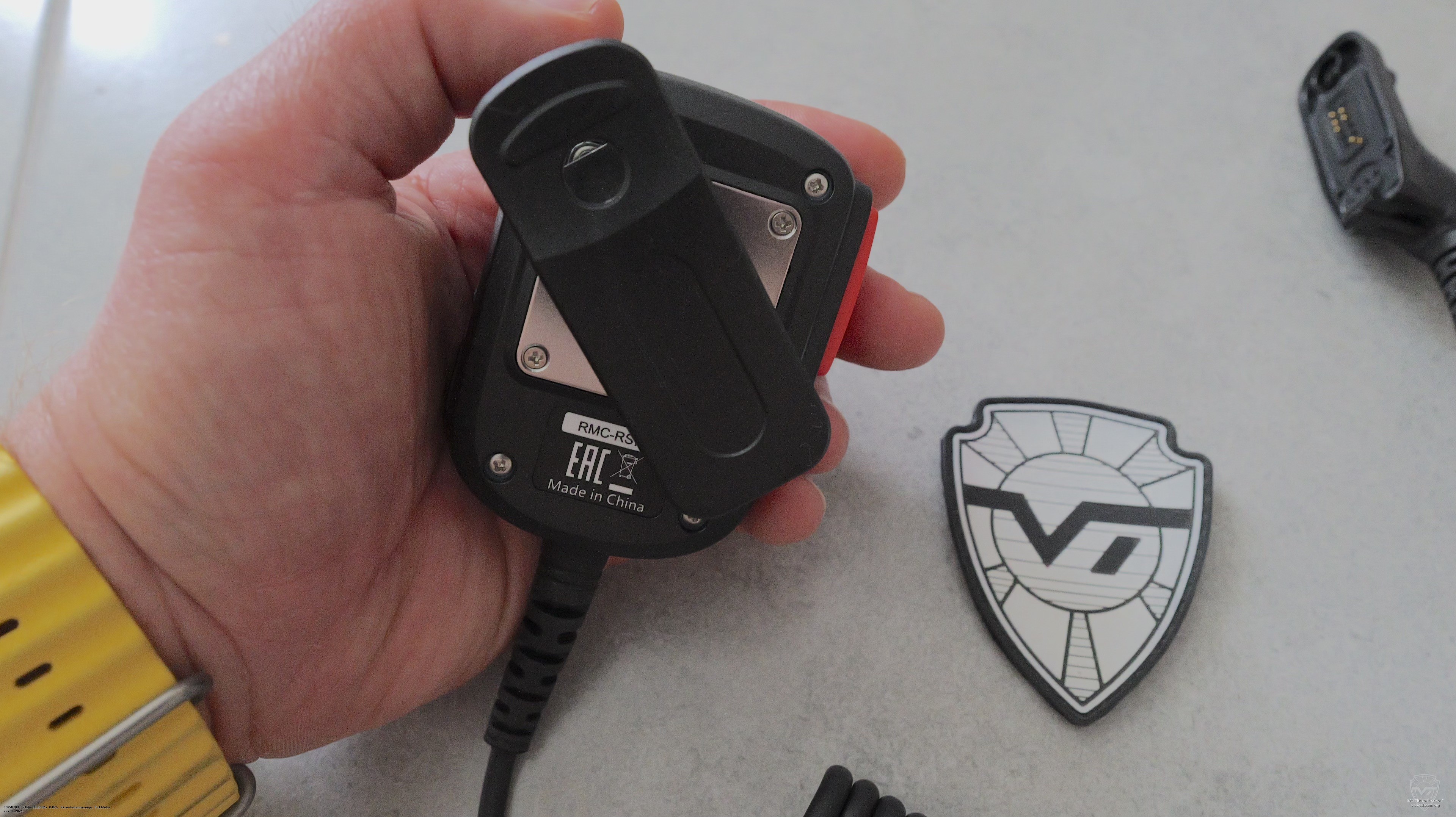 Вид сзади динамика-микрофона Roger RMC-RS79. Roger RMC-RS79 Вид сзади динамика-микрофона Roger RMC-RS79