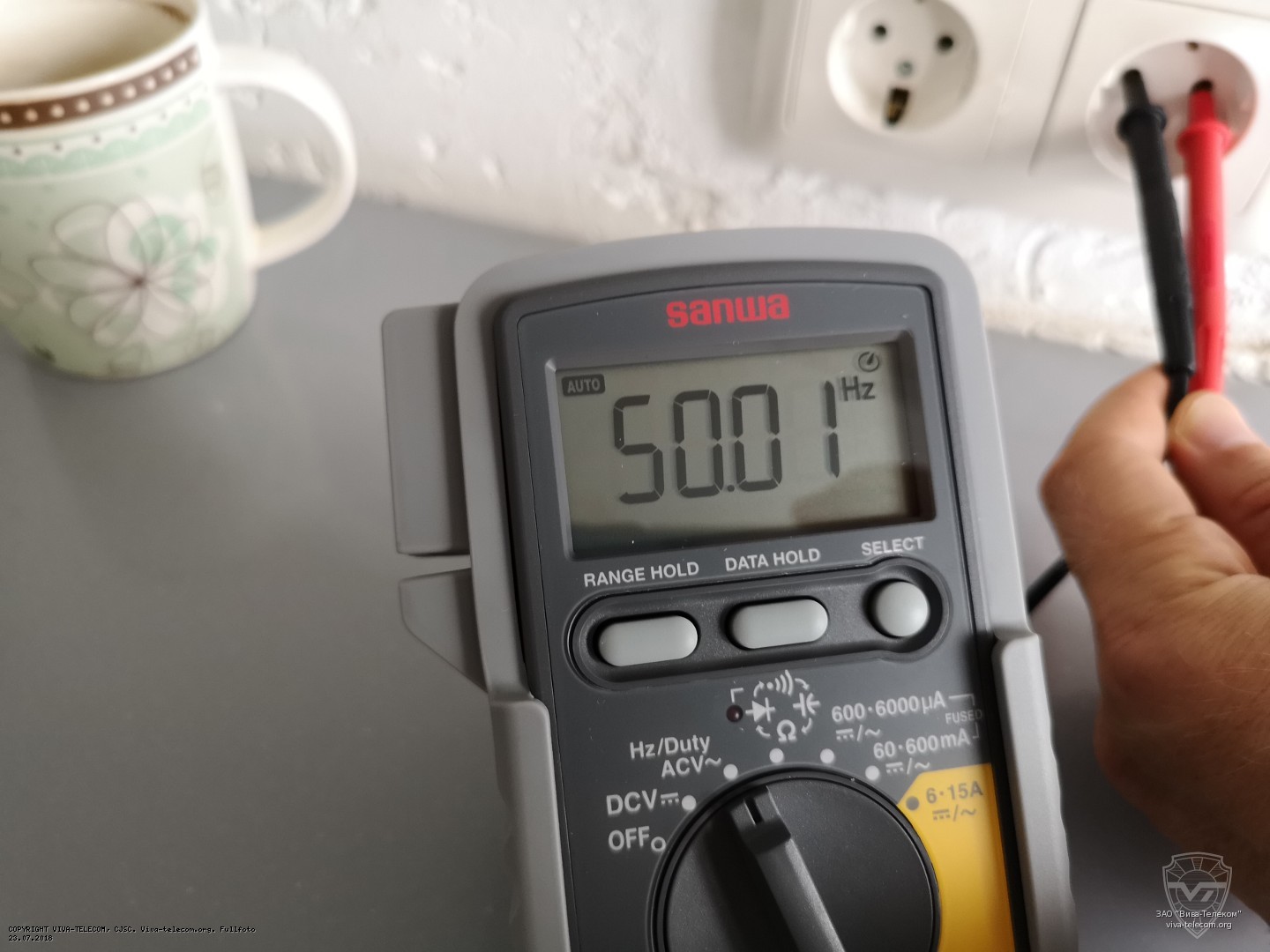 Измерение частоты мультиметром Sanwa CD732 | фотография от ЗАО Вива-Телеком
