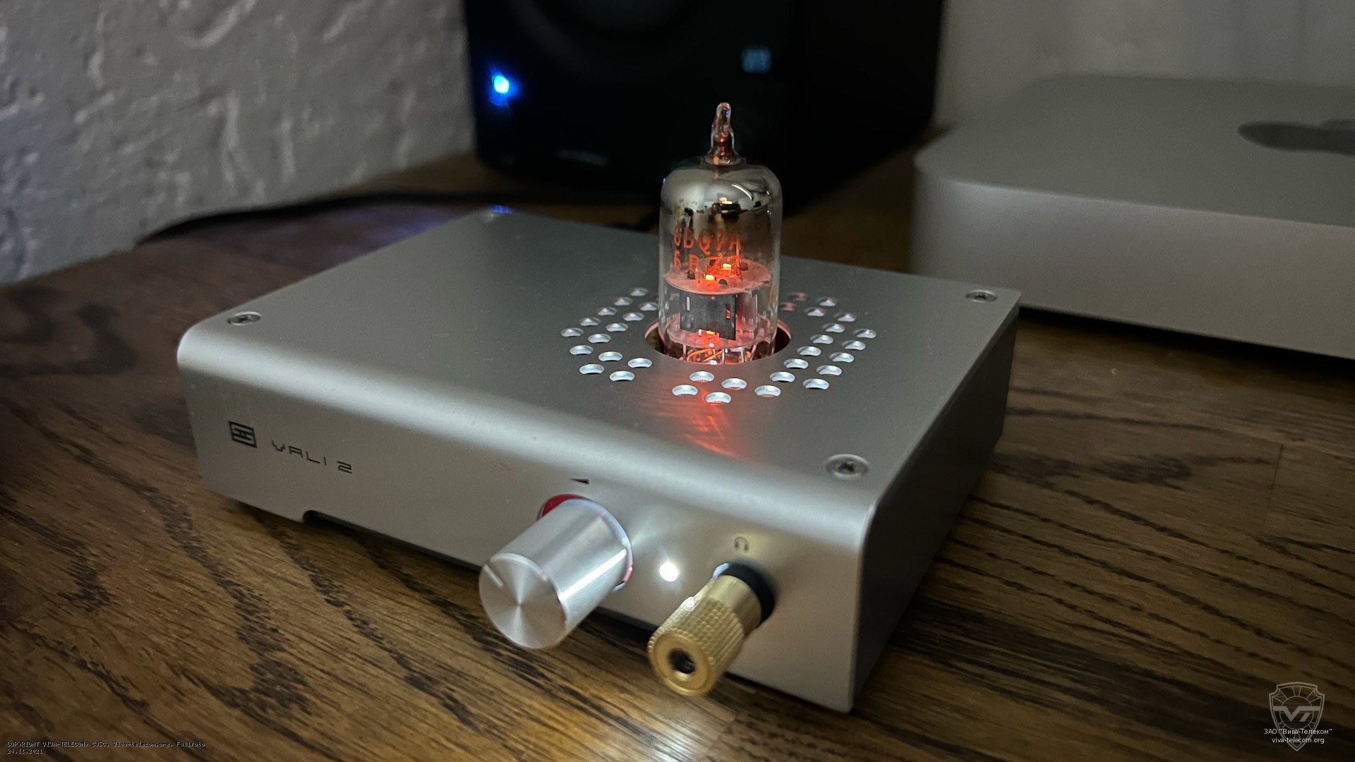 Ламповый усилитель для наушников - Schiit Vali-2 | фотография от ЗАО  Вива-Телеком