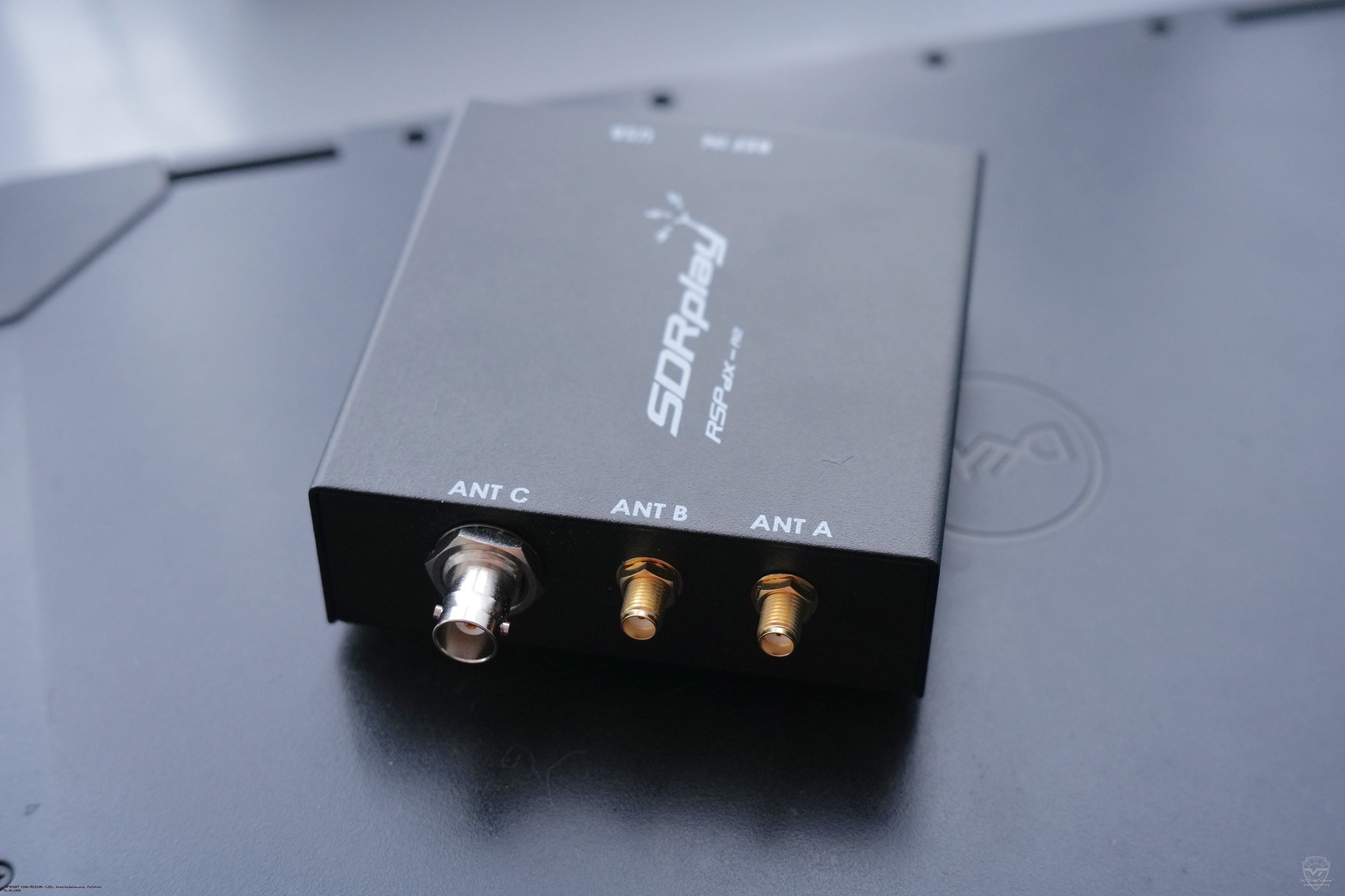 �������� ������� ��������� SDRplay RSPdx-R2