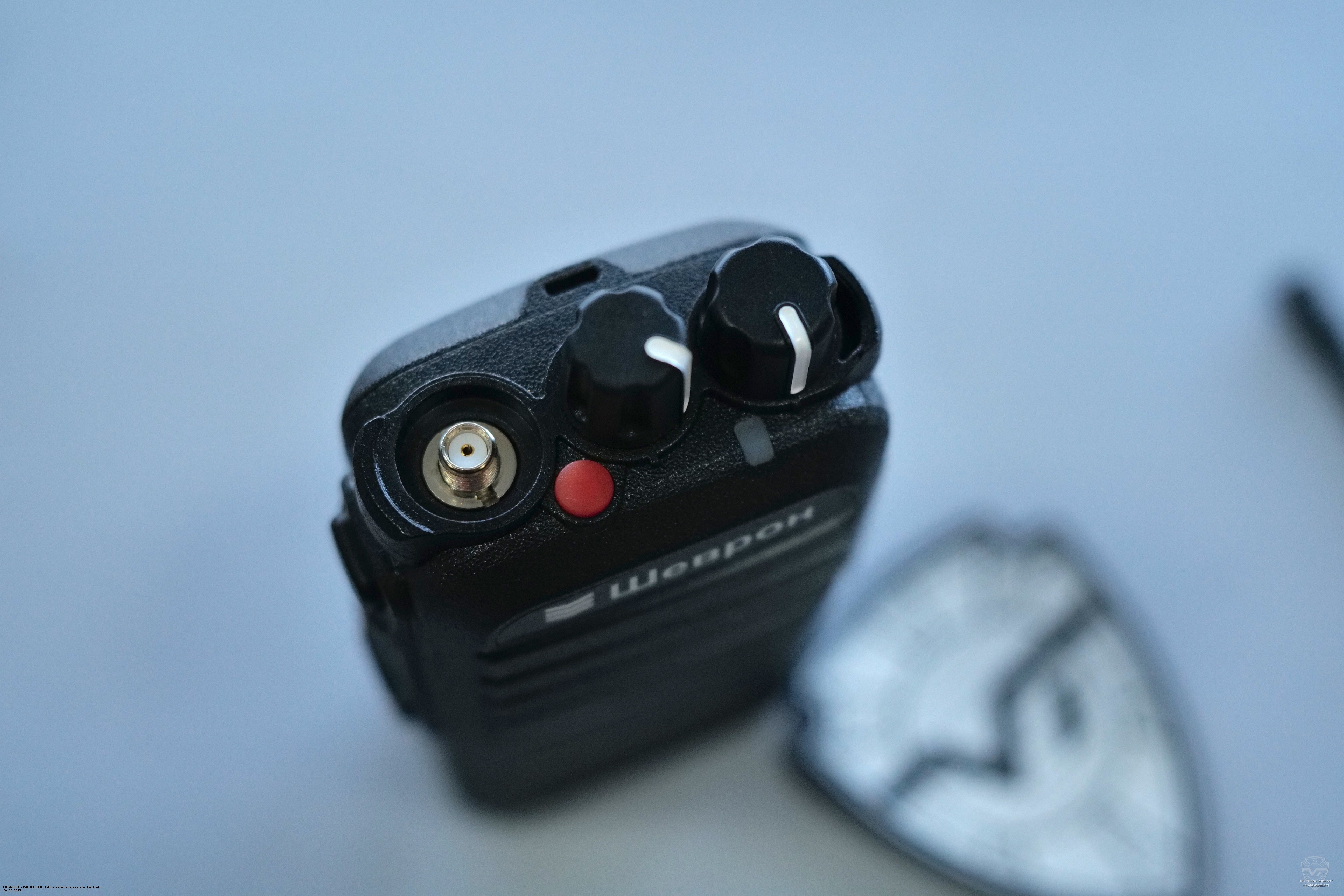 Вид радиостанции Shevron T-54UV сверху. Shevron T-54UV Вид радиостанции Shevron T-54UV сверху