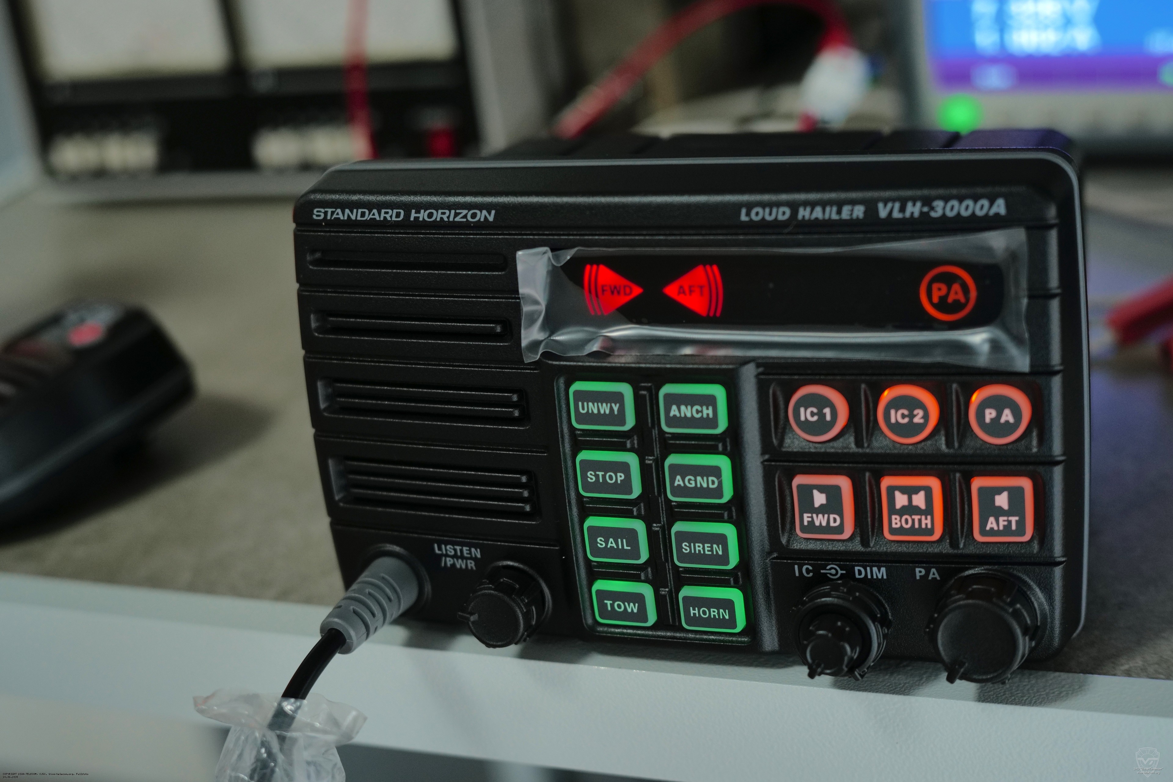 �������� ������ ������� Standard Horizon VLH-3000A