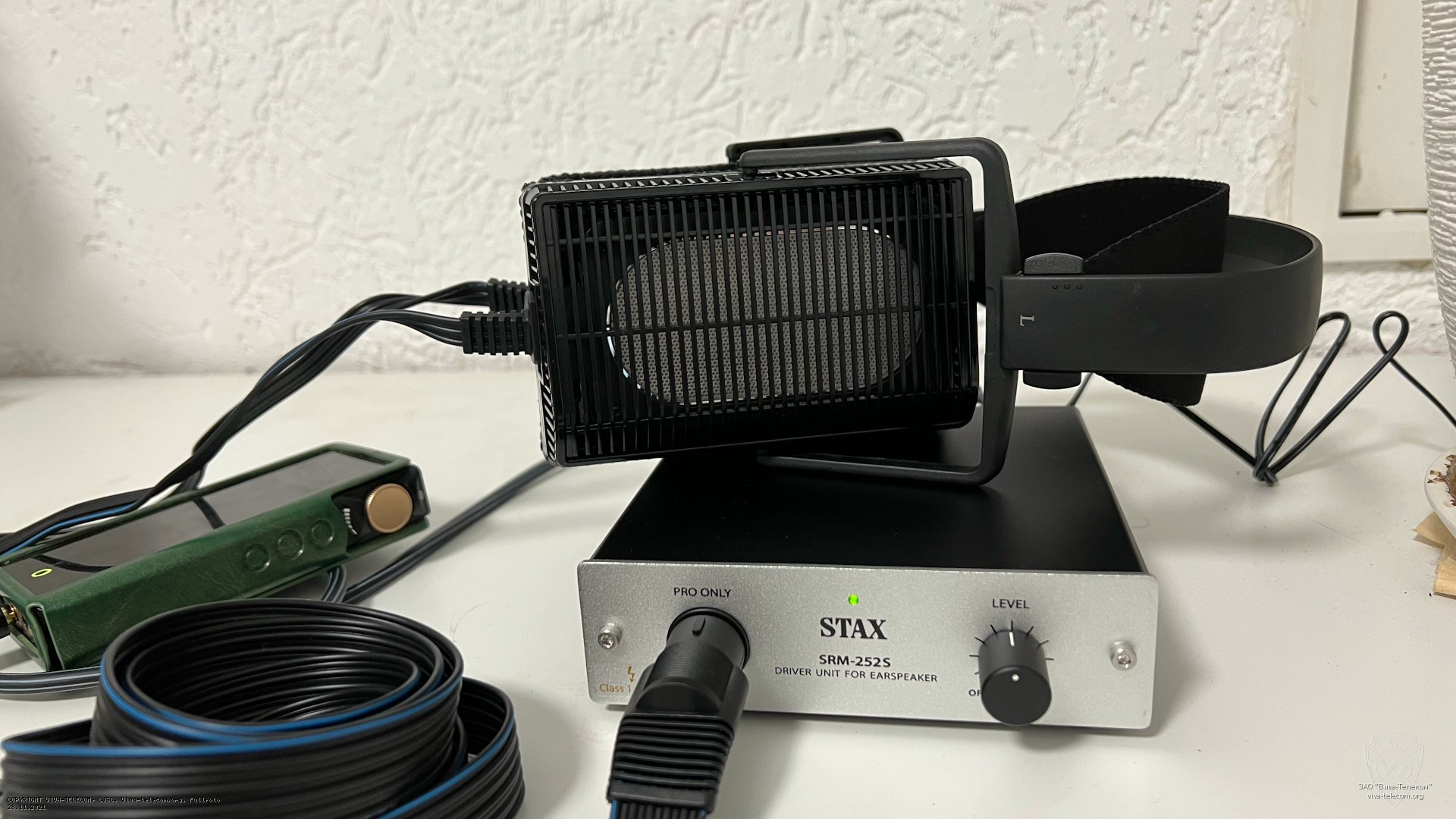 ��� ��������� Stax SR-L300 � SRM-252S � �����