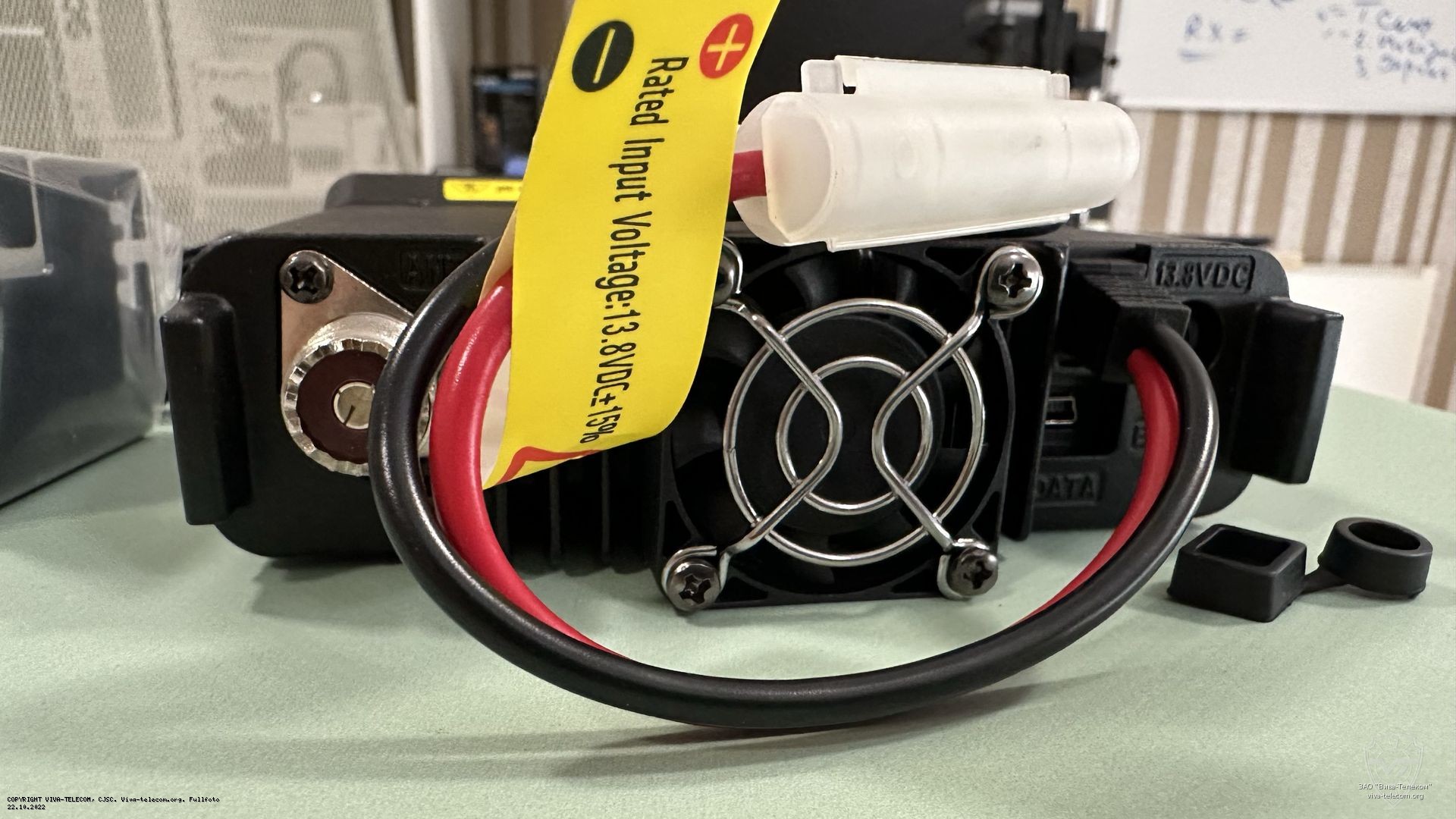 Вид радиостанции Терек РМ-302-DMR сзади. Терек РМ-302-DMR Вид радиостанции Терек РМ-302-DMR сзади