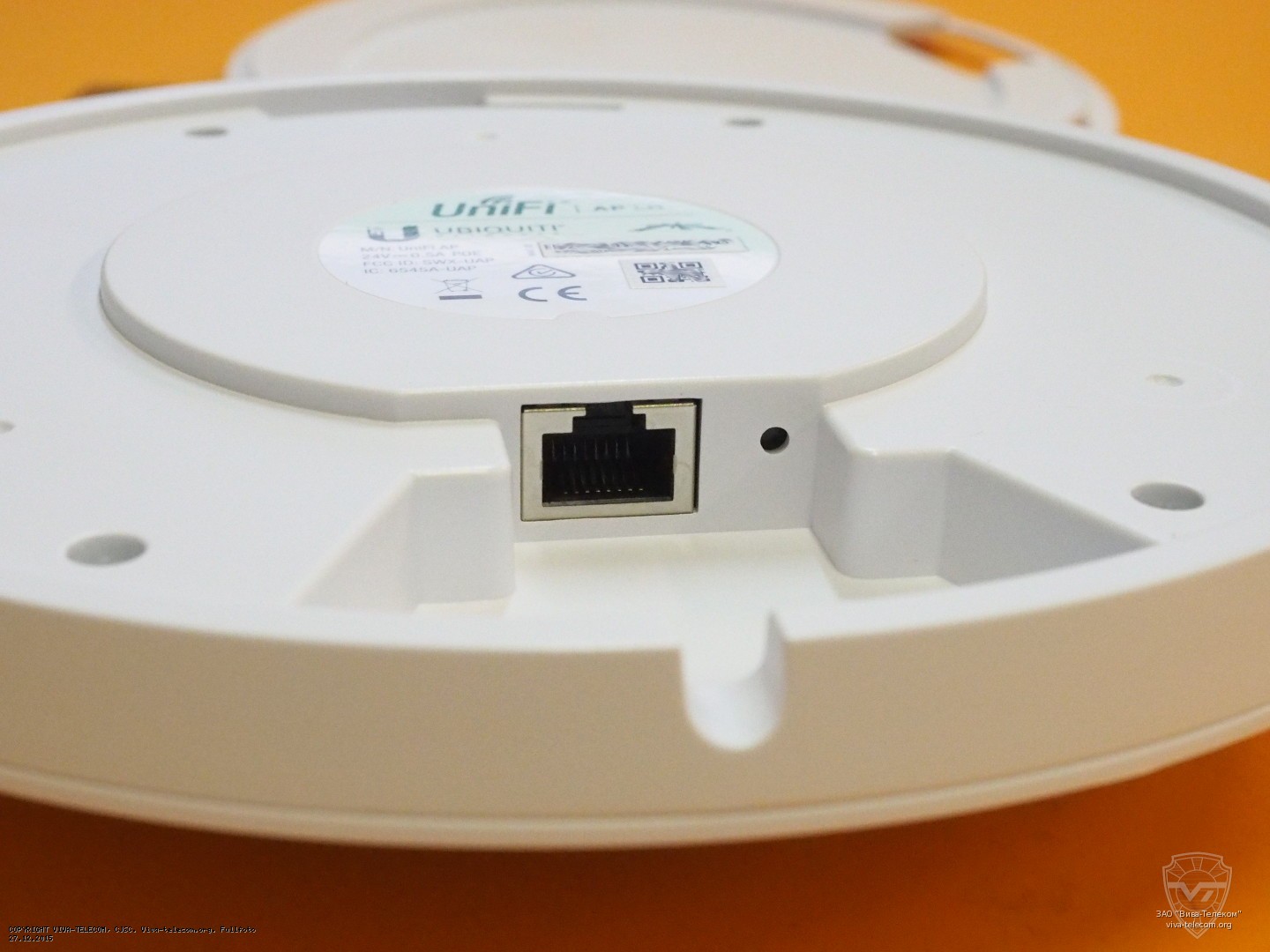 ������� ������ 1 � 10/100 Ethernet Ubiquiti UniFi AP