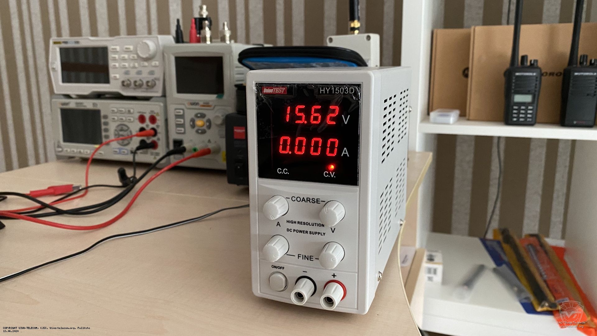 Передняя панель источника питания UnionTest HY1503D. UnionTest HY1503D Передняя панель источника питания UnionTest HY1503D