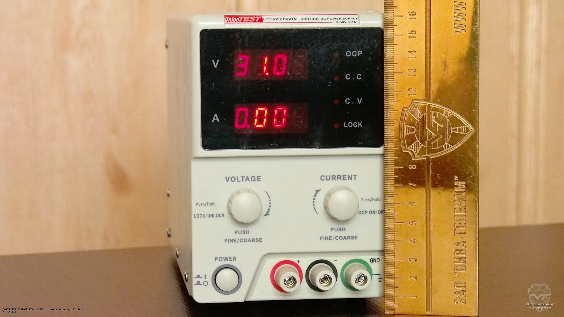 ������� ����� ������� UT3003EZ