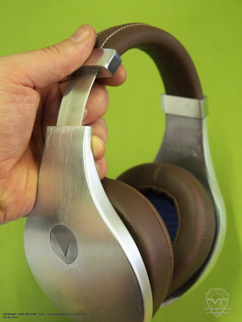 Регулировка оголовья наушников Velodyne vTrue. Velodyne vTrue Регулировка оголовья наушников Velodyne vTrue
