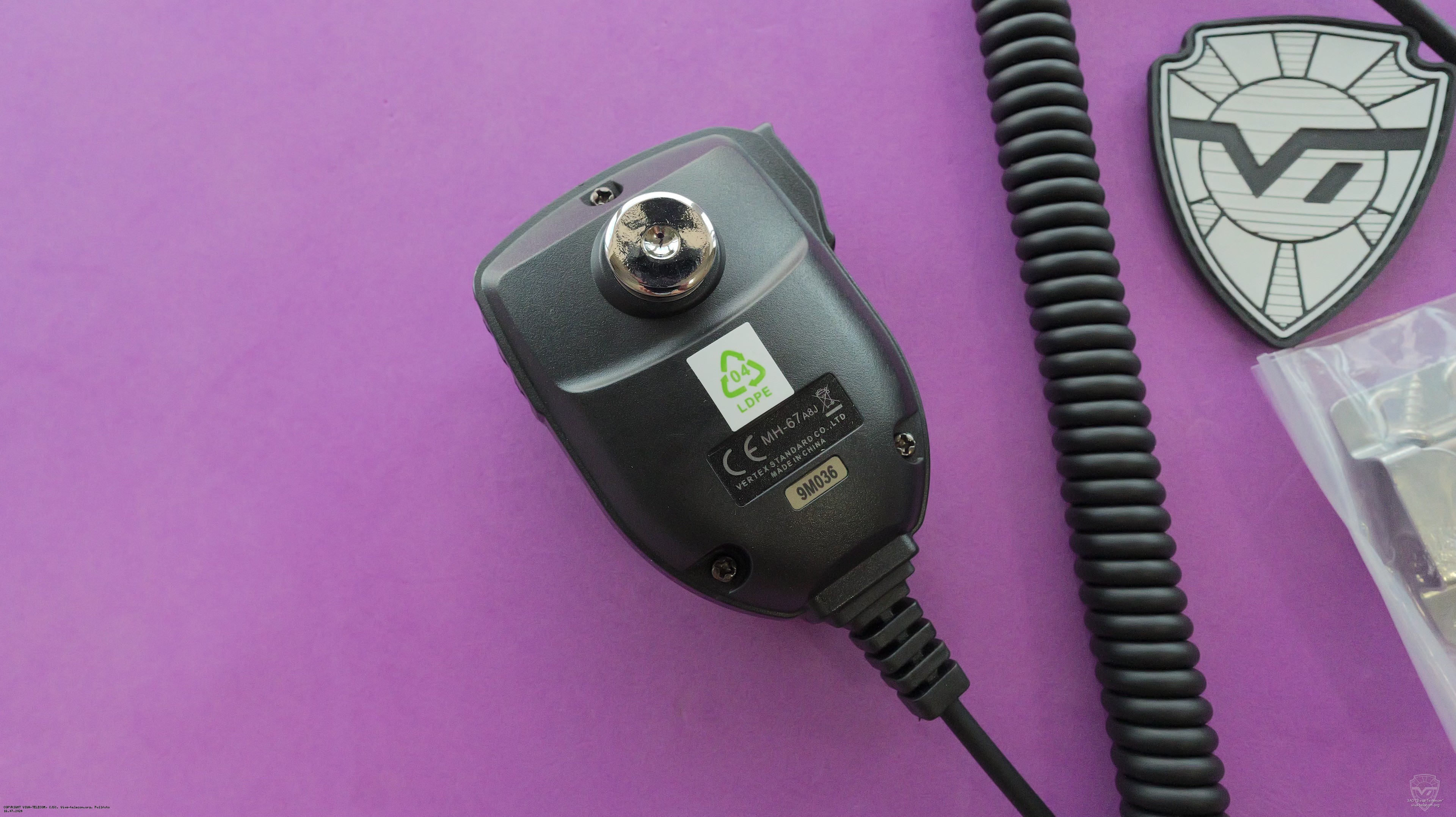 Вид микрофона MH-67a8j сзади. Viva MH-67a8j Вид микрофона MH-67a8j сзади