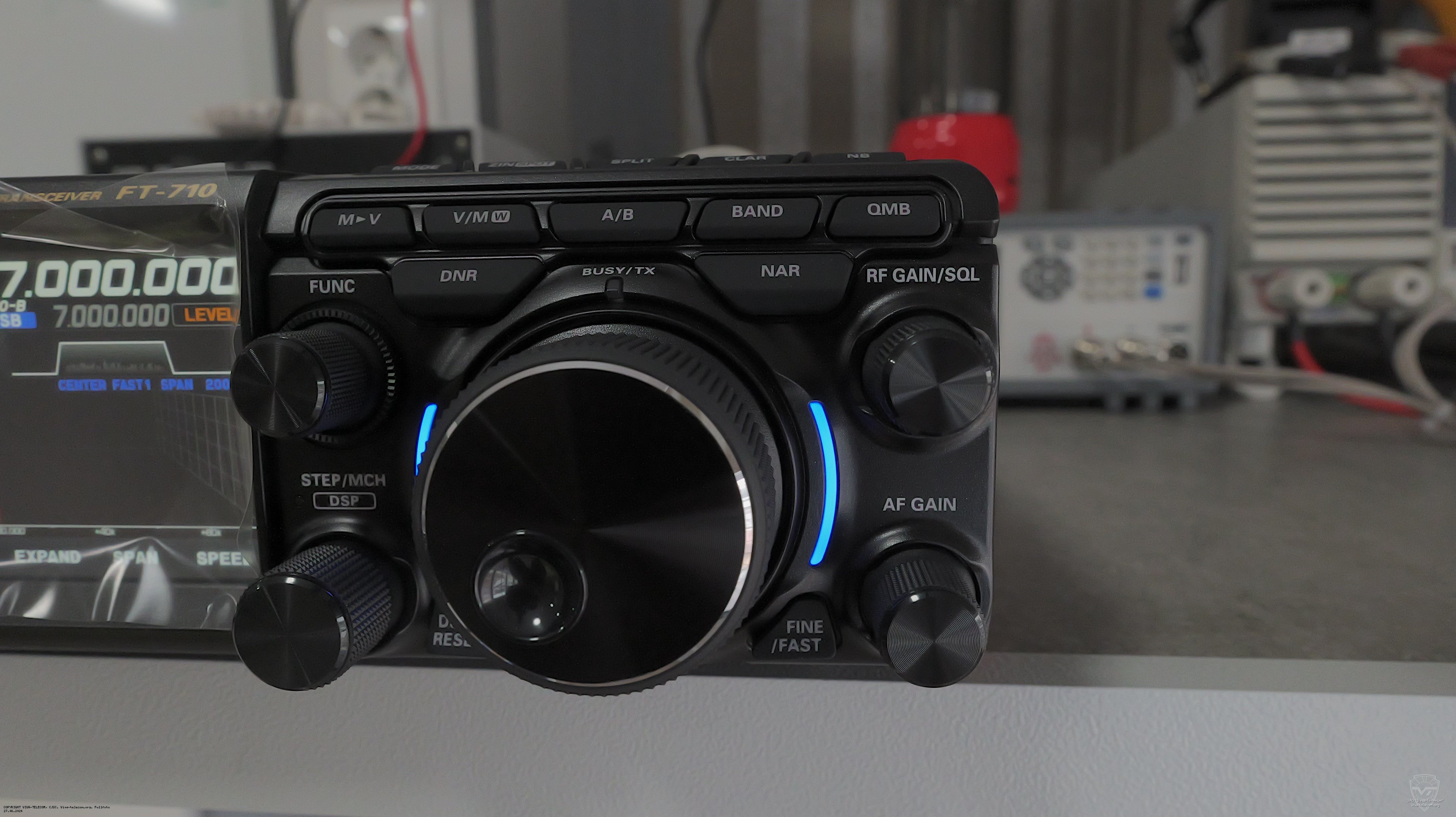 ������ ���������� ����������� Yaesu FT-710