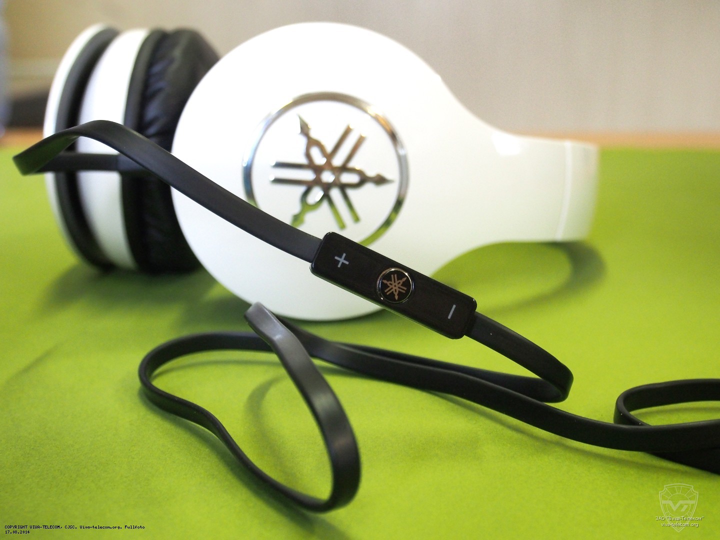 ����������� ��������� ��������� Yamaha HPH-PRO400