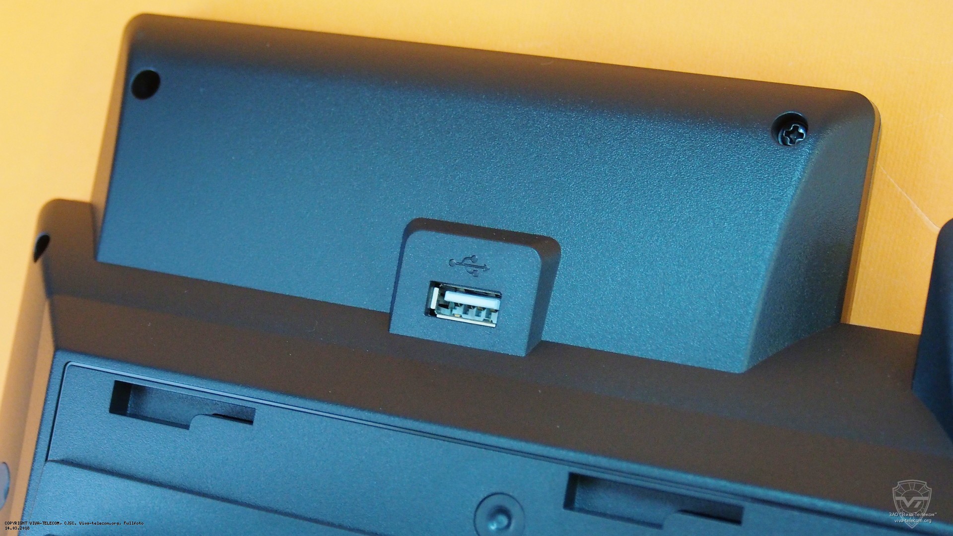 USB-���� � �������� Yealink SIP-T46S