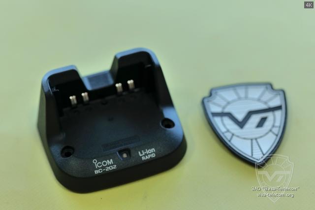   Icom BC-202 IP2