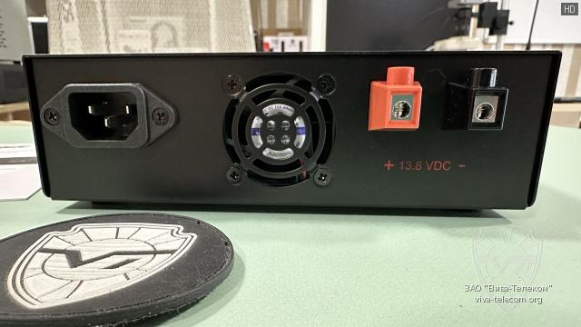 Вид источника питания Sirus PS-1223 сзади Вид источника питания Sirus PS-1223 сзади